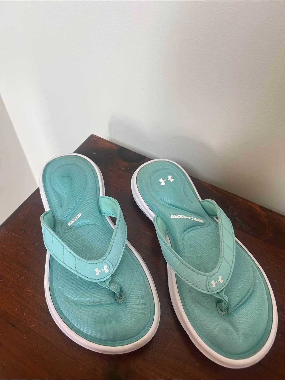 Under Armour Women's Aqua Teal Cushioned Slide Sandals size 6